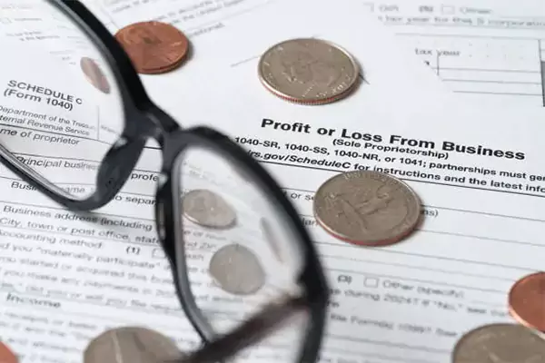 Who Files a Schedule C Tax Form